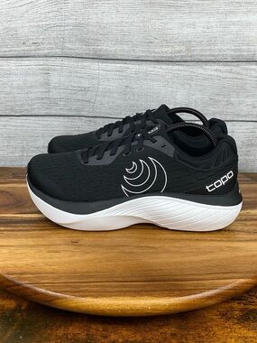 Topo Atmos Black White 5mm Drop Max Cushion Road Run Walk Shoe Women’s Size 10.5